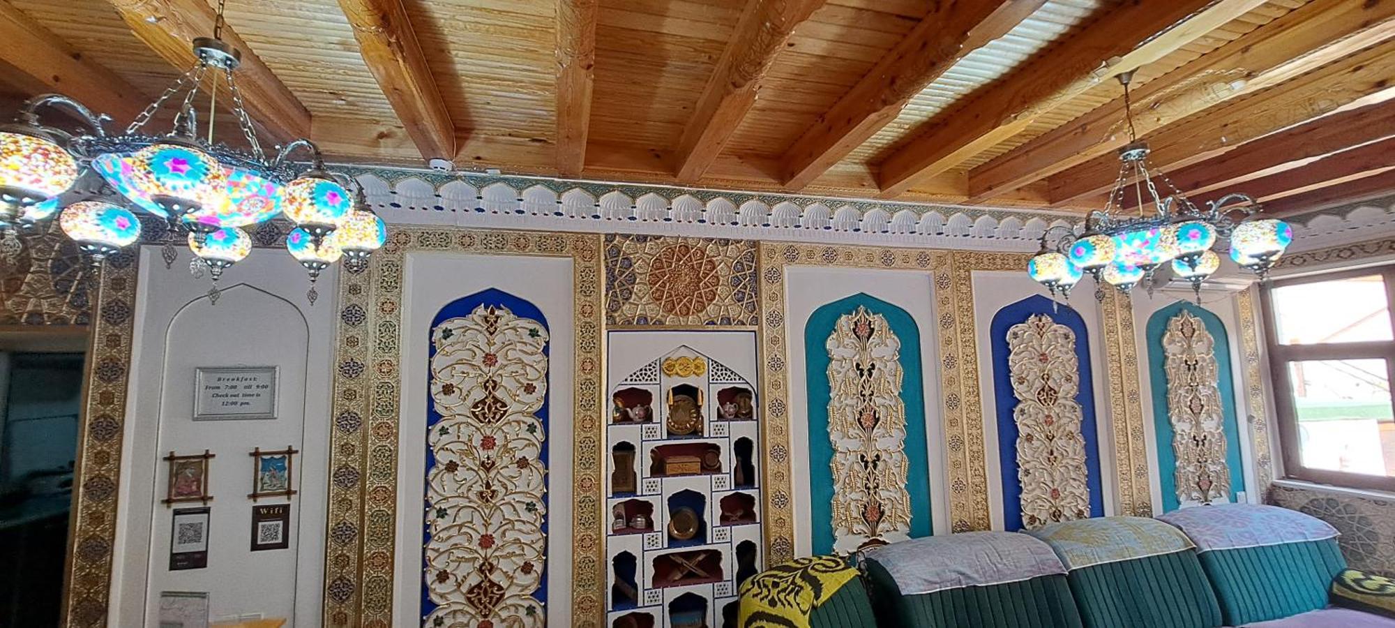 בוקורו Boutique Hotel Breshim Terrace מראה חיצוני תמונה